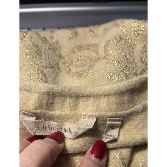 Soft Surroundings Women Sweater XL V-Neck Pullover Pale Yellow with Gold Floral - Picture 6 of 7